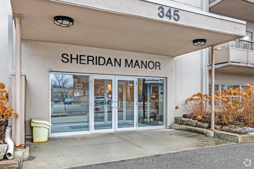 More Photos Of 345 Lakeshore Rd W, Mississauga Apartments For Lease