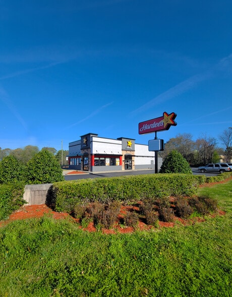More Photos Of 9400 Parkway E, Birmingham General Retail For Sale