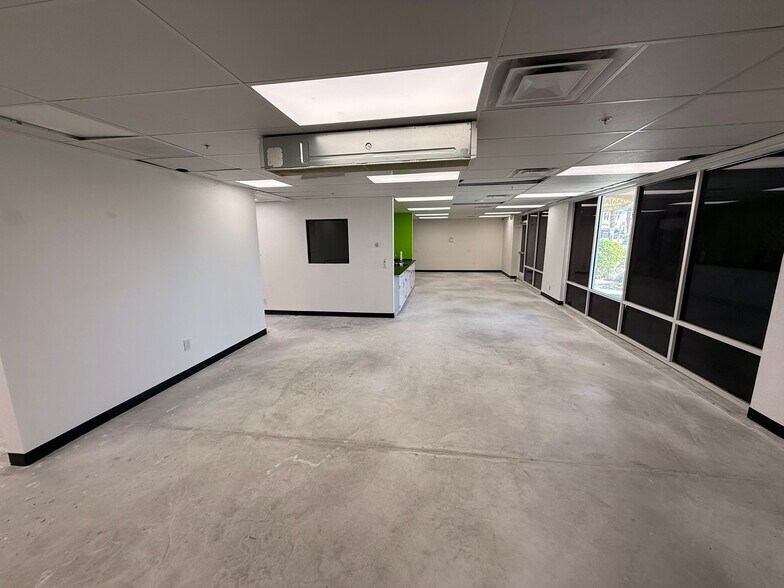 More Photos Of 32475 Date Palm Dr, Cathedral City Freestanding For Lease