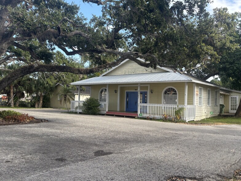 More Photos Of 3307 Manatee Ave, Bradenton Freestanding For Sale