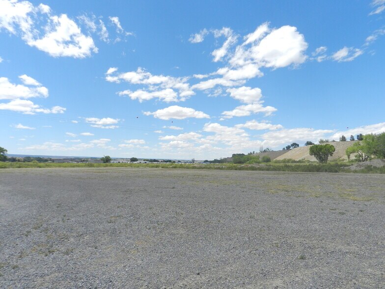 More Photos Of 445 Kristen Ct, Montrose Warehouse For Sale