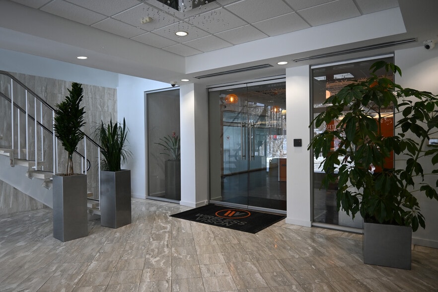 More Photos Of 40700 Woodward Ave, Bloomfield Hills Office For Sale