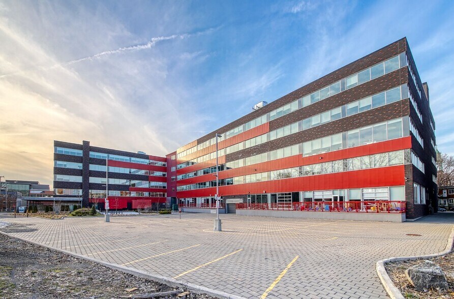 More Photos Of 6650 Rue Saint-Urbain, Montréal Office For Lease