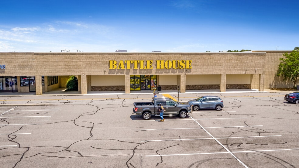 More Photos Of 102-400 Westwood Shopping Ctr, Fayetteville Unknown For Lease