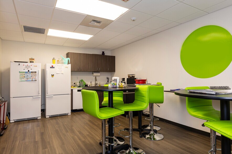 More Photos Of 4241 21st Ave W, Seattle Office For Lease