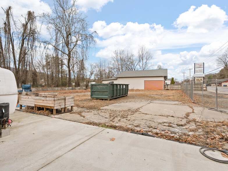 More Photos Of 595 N Main St, Waynesville General Retail For Sale