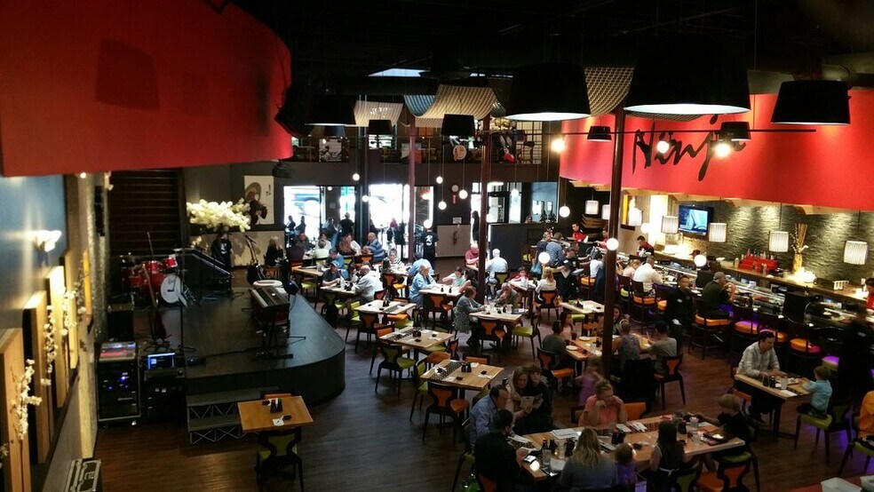 Primary Photo Of 238 Vernon St, Roseville Storefront For Lease