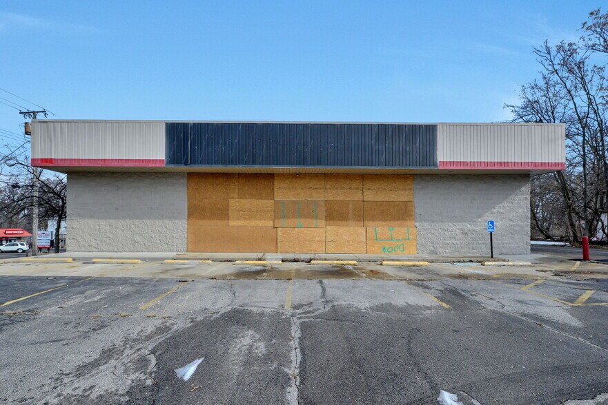 More Photos Of 177 Lexington Ave, Mansfield Freestanding For Sale