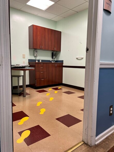 More Photos Of 970 N Broadway, Yonkers Medical For Sale