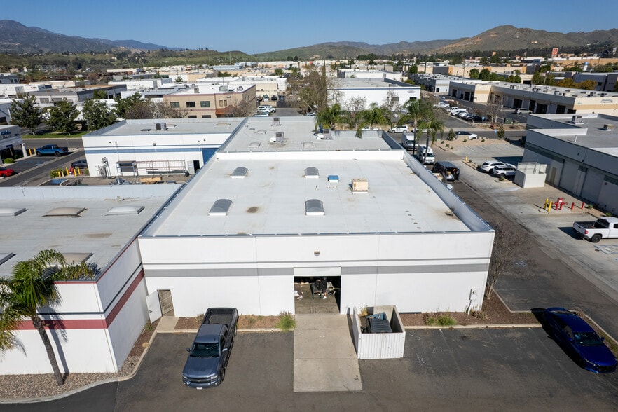 More Photos Of 560 Birch St, Lake Elsinore Manufacturing For Lease