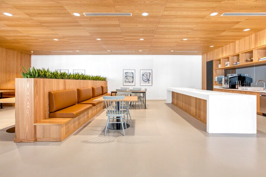 More Photos Of 301 Grant St, Pittsburgh Coworking Space