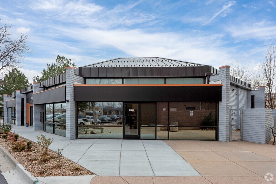 More Photos Of 700 Ken Pratt Blvd, Longmont General Retail For Lease