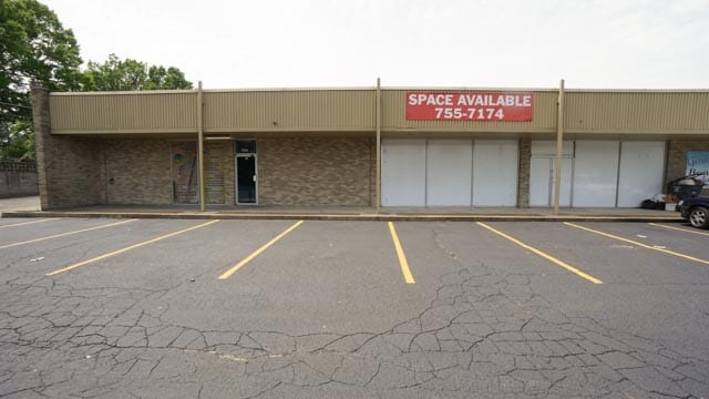 More Photos Of 3933-3943 Summer Ave, Memphis Storefront For Lease