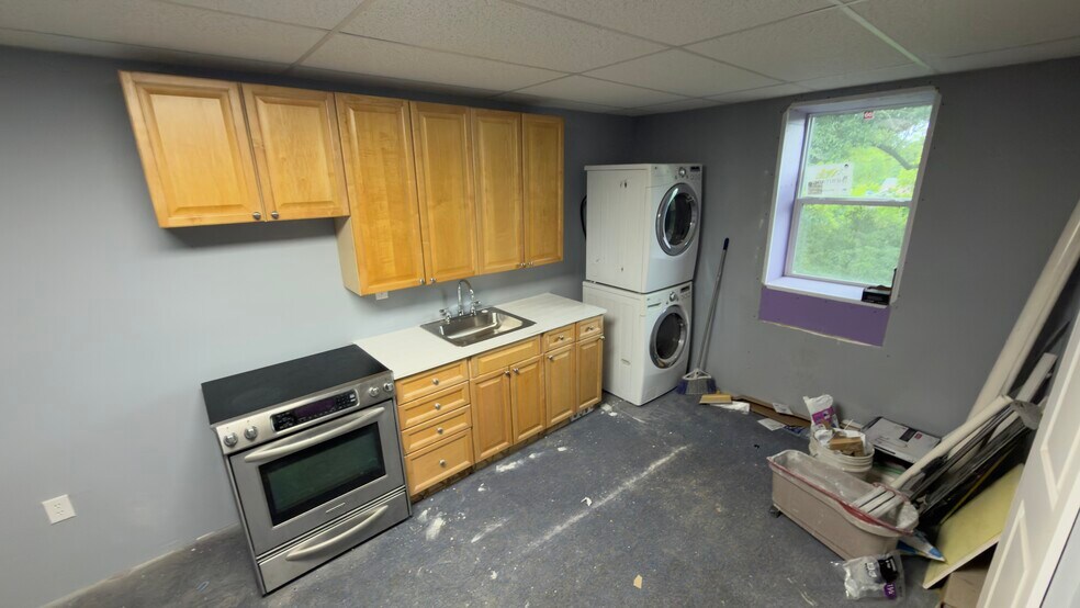 More Photos Of 2800 Delano St, Pensacola Warehouse For Lease