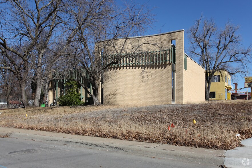 More Photos Of 2318 SW 10th, Topeka Office For Sale