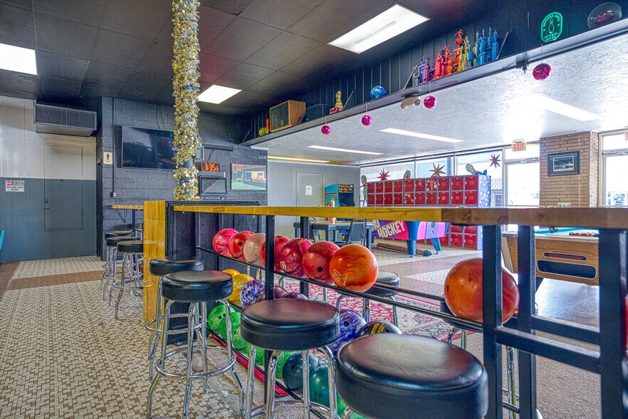 More Photos Of 109 W Main St, Watonga Storefront For Sale