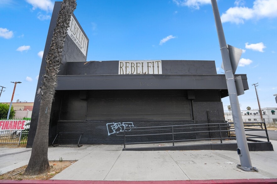 More Photos Of 1750 N Long Beach Blvd, Long Beach Freestanding For Sale