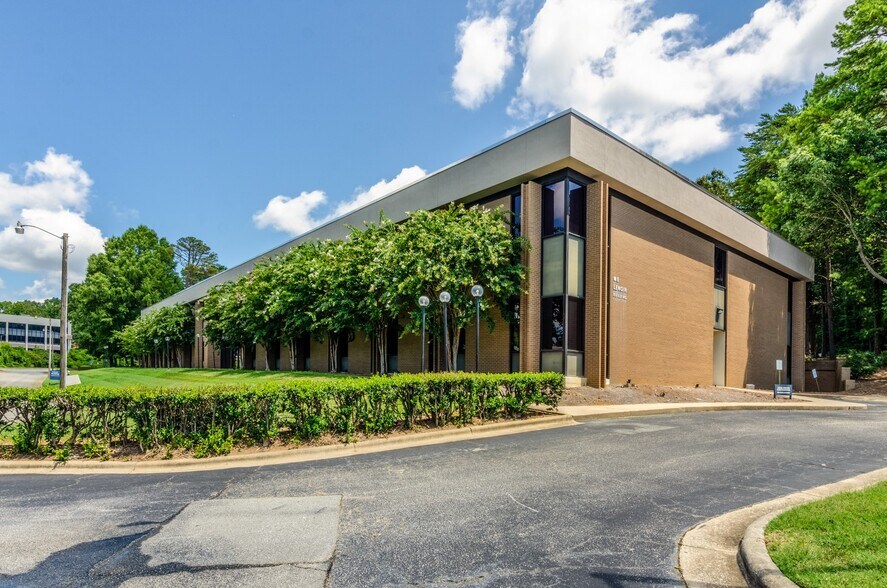 More Photos Of 1 Centerview Dr, Greensboro Unknown For Lease