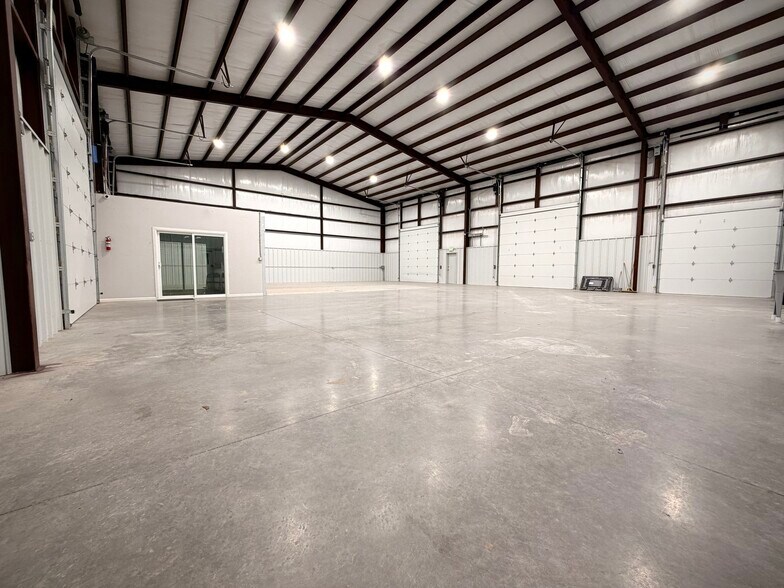 More Photos Of 3609 S County 1232 Rd, Midland Warehouse For Lease
