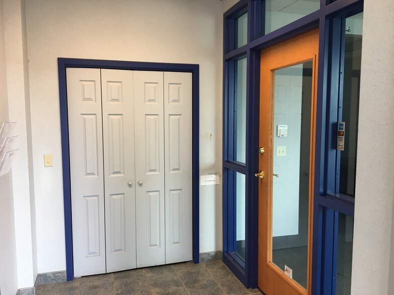More Photos Of 495 Aero Dr, Cheektowaga Light Distribution For Lease