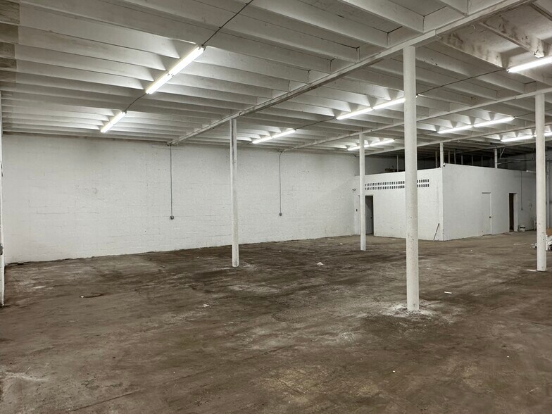 More Photos Of 1728 NW 5th St, Oklahoma City Manufacturing For Lease