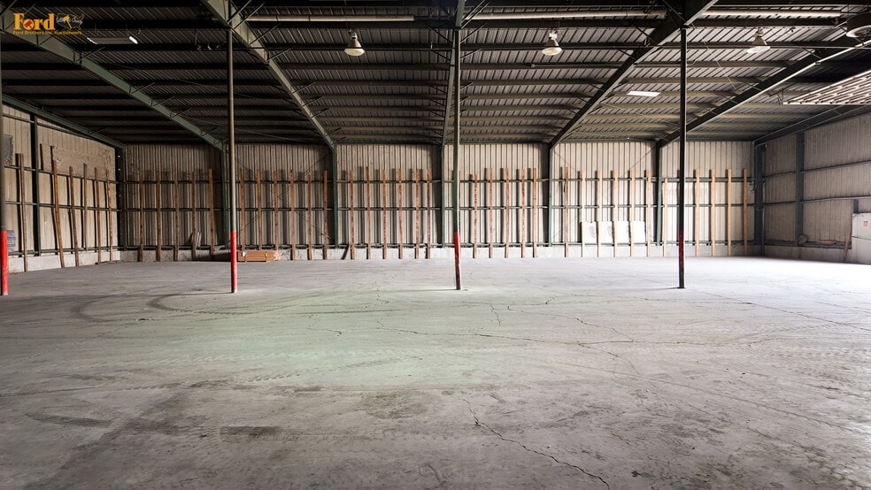 More Photos Of 1921 N Main St, Monticello Unknown For Lease