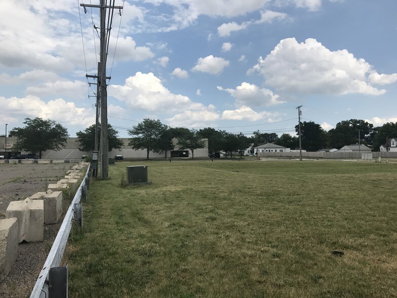 More Photos Of 24095 Vance Ave, Hazel Park Land For Sale