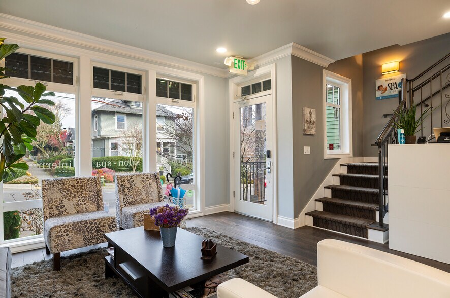 More Photos Of 407 W Galer St, Seattle Freestanding For Sale