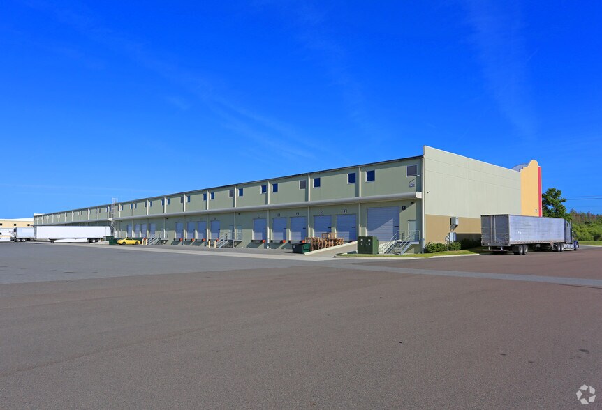 More Photos Of 5300 Gateway Blvd, Lakeland Warehouse For Lease