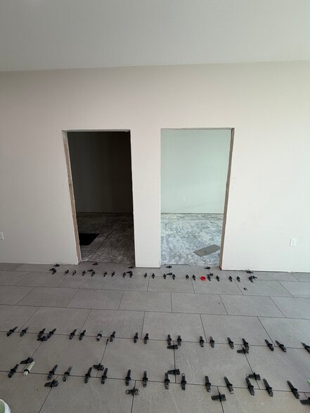 More Photos Of 21 N Skipworth Rd, Spokane Valley Showroom For Lease