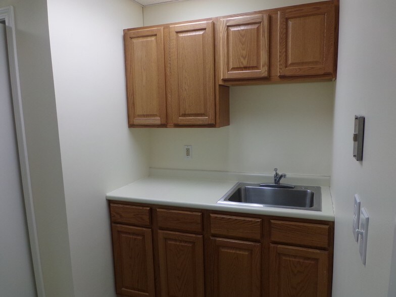 More Photos Of 401 Gilford Ave, Gilford Medical For Sale