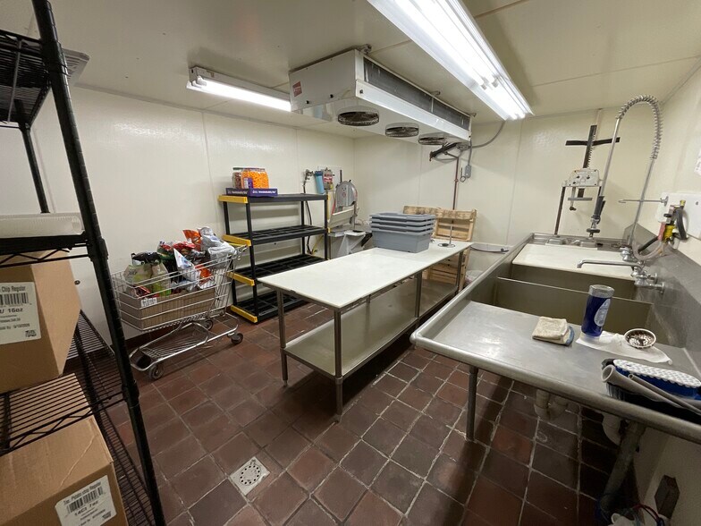 More Photos Of 56 N Howard Rd, Curtice Supermarket For Sale