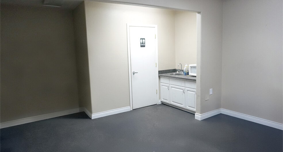 More Photos Of 1314 E North Ave, Fresno Warehouse For Sale