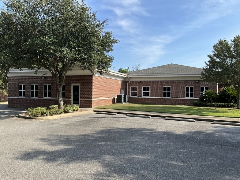 More Photos Of 5784 Chumuckla Hwy, Pace Freestanding For Sale