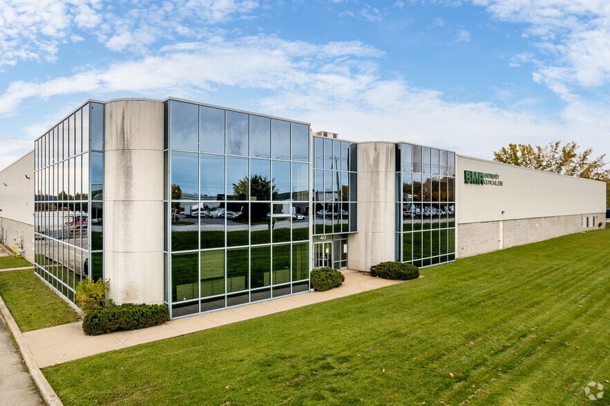 Primary Photo Of 40 Ch Du Tremblay, Boucherville Warehouse For Lease