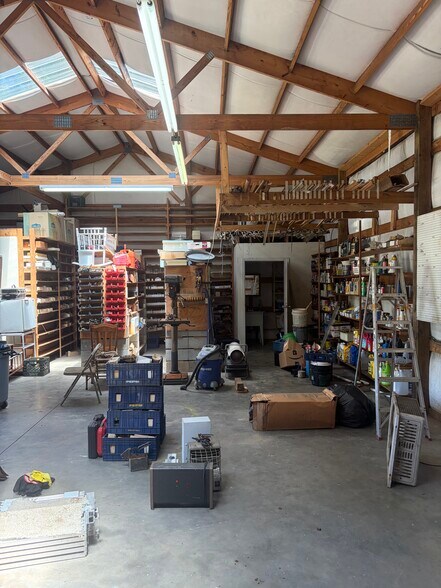 More Photos Of 15 School St, Taylors Warehouse For Lease