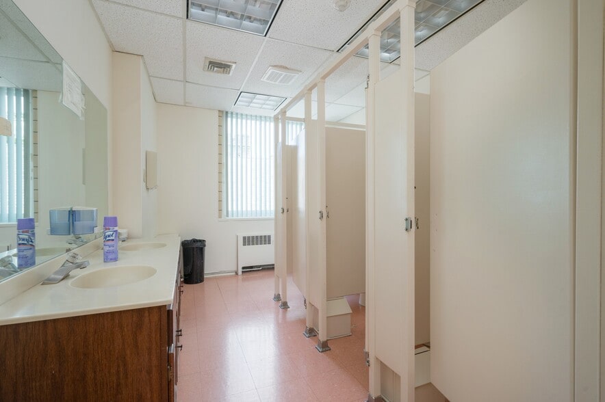 More Photos Of 22 South St, Morristown Office For Lease