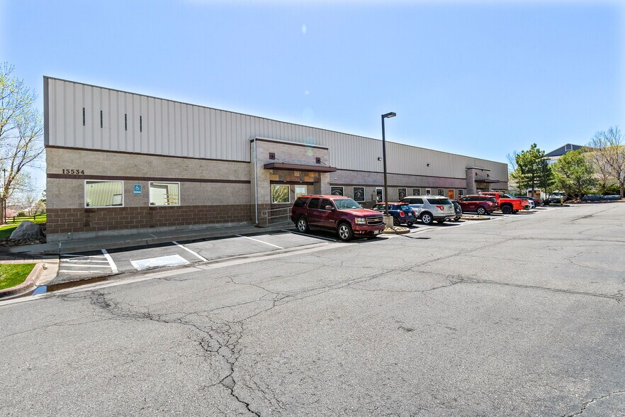 More Photos Of 15534 E Hinsdale Cir, Centennial Light Distribution For Lease