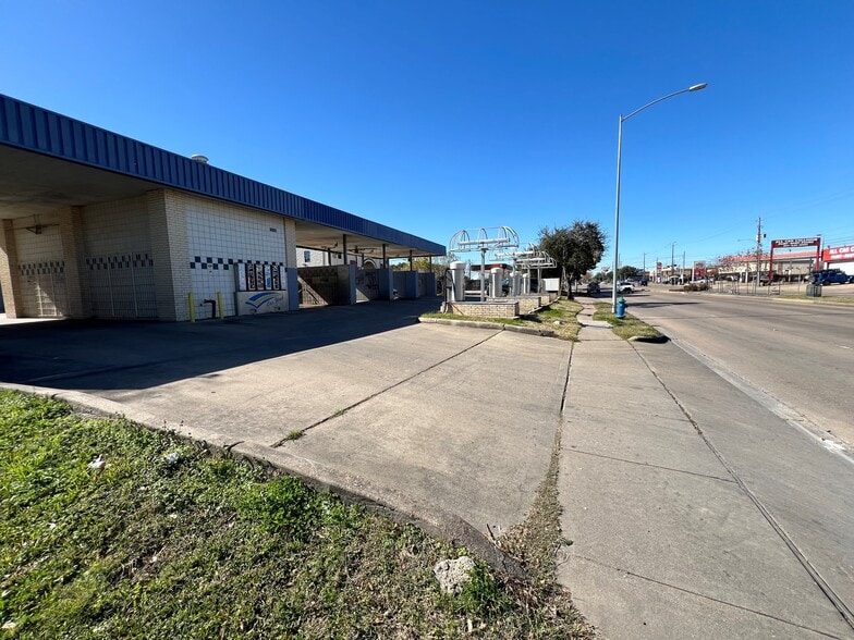More Photos Of 12133 Beechnut St, Houston Carwash For Sale
