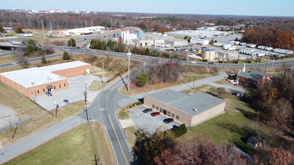 More Photos Of 2501 Mendenhall Rd, High Point Warehouse For Lease