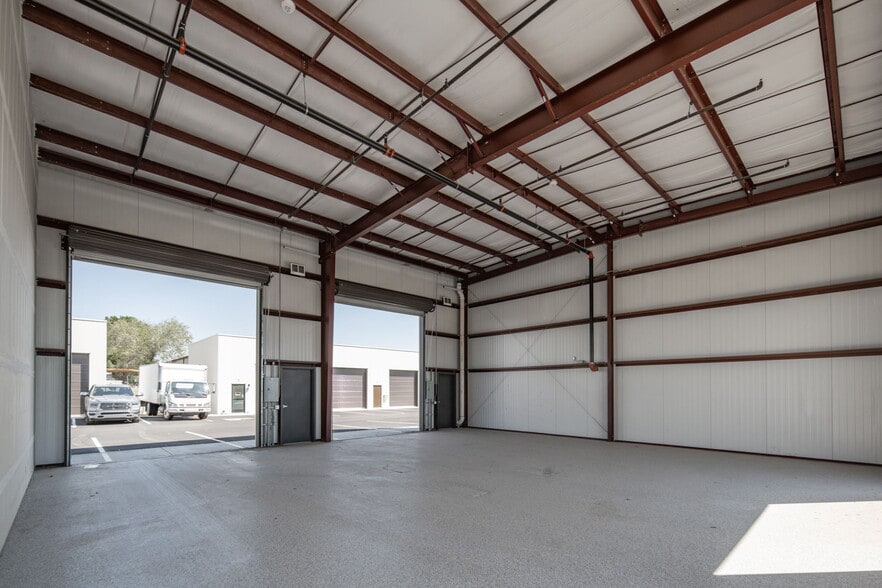 More Photos Of 2700 N Lake Valley Rd, Prescott Valley Light Manufacturing For Sale