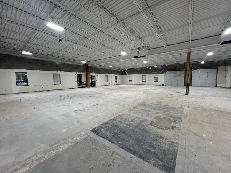 More Photos Of 200 Rittenhouse Cir, Bristol Unknown For Lease