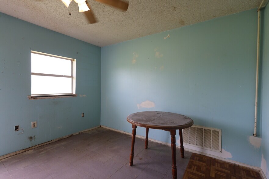 More Photos Of 25377 Welling rd, Welling Apartments For Sale