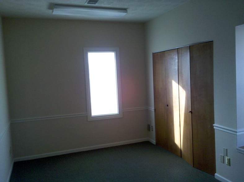 More Photos Of 300 W Broome St, Lagrange Office For Sale