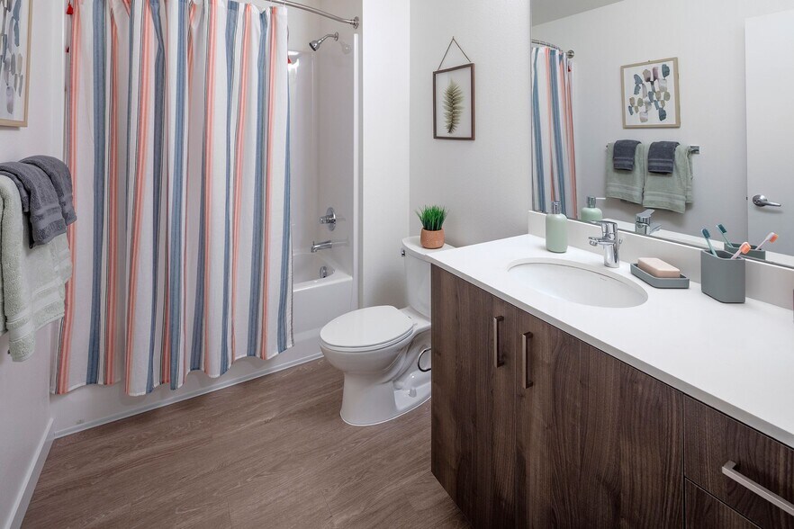 More Photos Of 11125 SE 21st St, Milwaukie Apartments For Lease