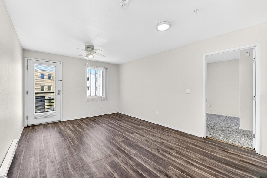 More Photos Of 900 F St, San Diego Apartments For Lease