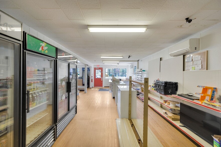 More Photos Of 460 Amherst Rd, South Hadley Service Station For Sale