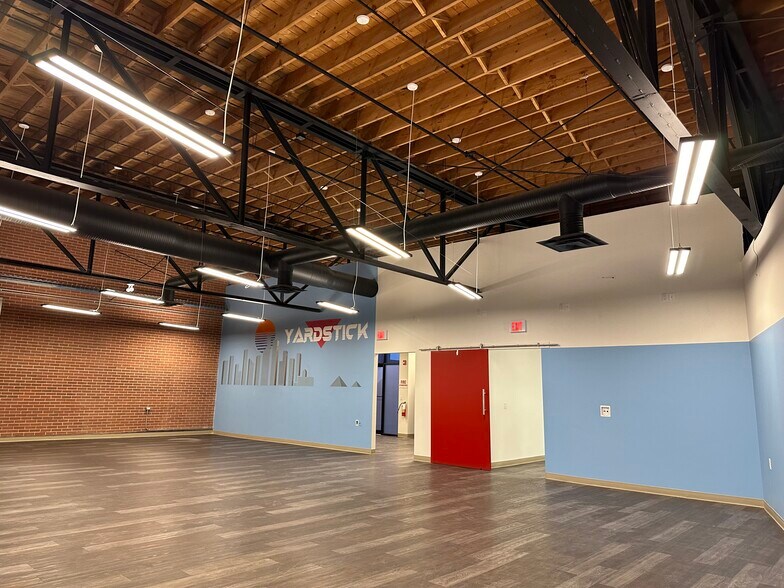 More Photos Of 10939 120th St NW, Edmonton General Retail For Lease