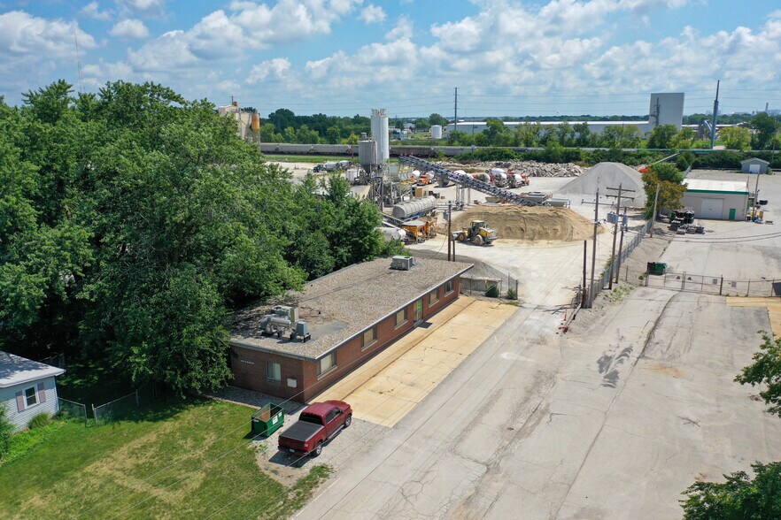 More Photos Of 2602 N Morgan St, Decatur Office For Sale