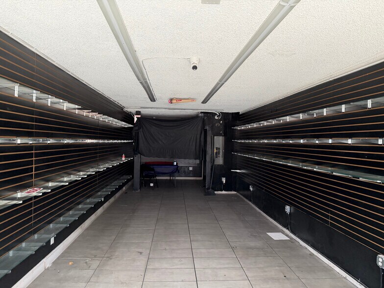 More Photos Of 7801 Melrose Ave, Los Angeles Restaurant For Lease